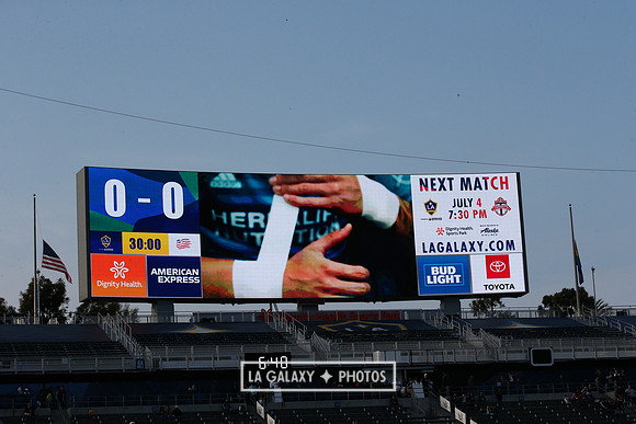 060219_LAGalaxyvsRevolution_GA_1844