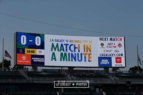 060219_LAGalaxyvsRevolution_GA_1768