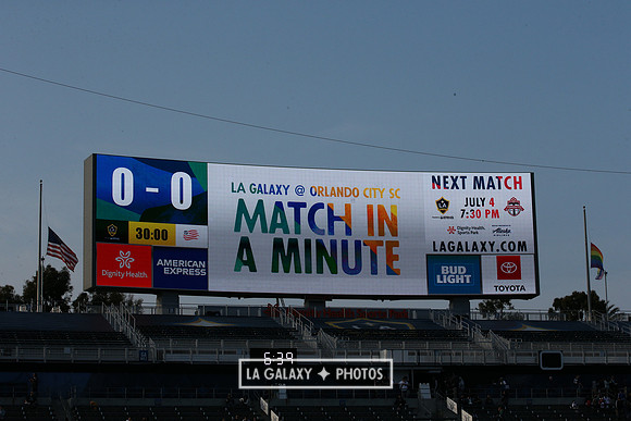 060219_LAGalaxyvsRevolution_GA_1796