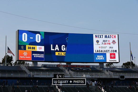 060219_LAGalaxyvsRevolution_GA_1868