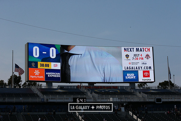 060219_LAGalaxyvsRevolution_GA_1881