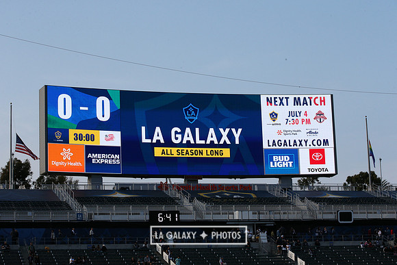 060219_LAGalaxyvsRevolution_GA_1862