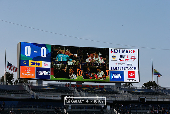 060219_LAGalaxyvsRevolution_GA_1788