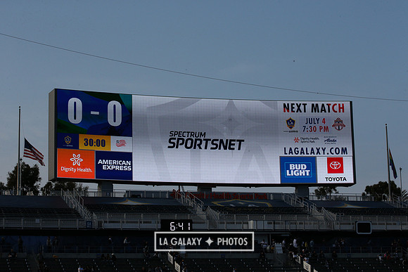 060219_LAGalaxyvsRevolution_GA_1872