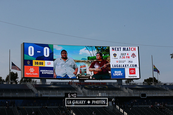 060219_LAGalaxyvsRevolution_GA_1808