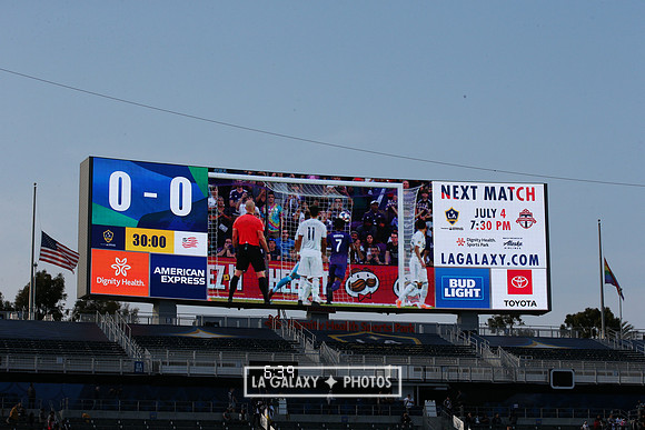 060219_LAGalaxyvsRevolution_GA_1773