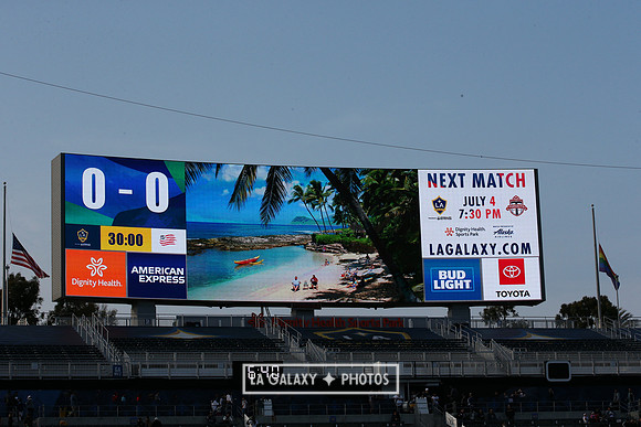 060219_LAGalaxyvsRevolution_GA_1825