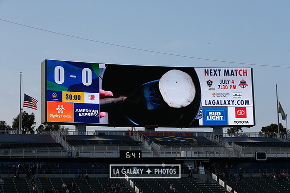 060219_LAGalaxyvsRevolution_GA_1901