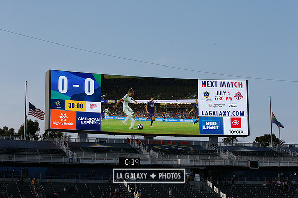 060219_LAGalaxyvsRevolution_GA_1779