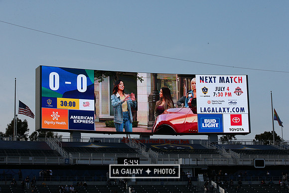 060219_LAGalaxyvsRevolution_GA_1986