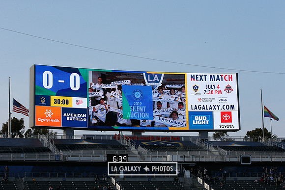 060219_LAGalaxyvsRevolution_GA_1798