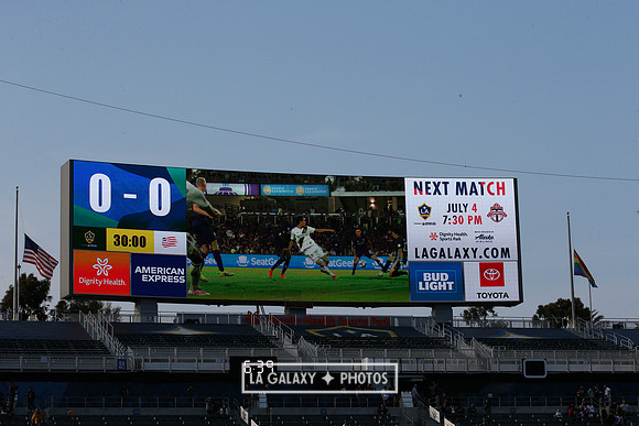 060219_LAGalaxyvsRevolution_GA_1783
