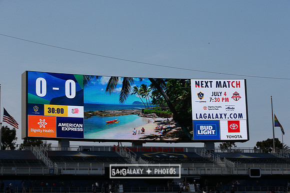 060219_LAGalaxyvsRevolution_GA_1823