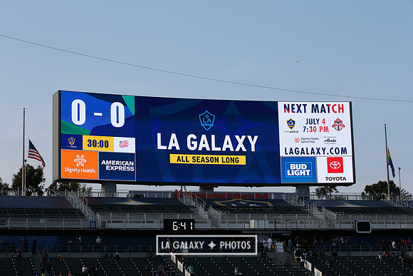 060219_LAGalaxyvsRevolution_GA_1860