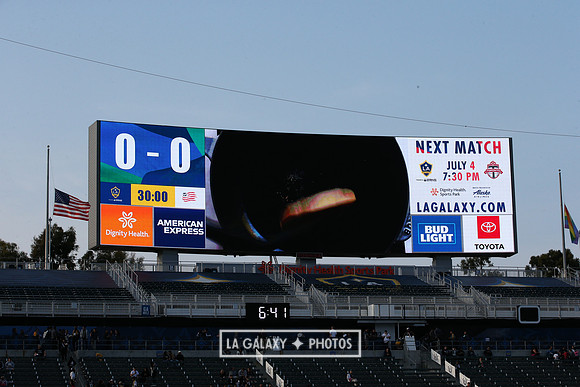 060219_LAGalaxyvsRevolution_GA_1904