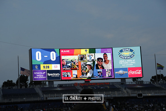 060219_LAGalaxyvsRevolution_GA_1757
