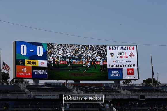 060219_LAGalaxyvsRevolution_GA_1850