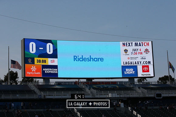 060219_LAGalaxyvsRevolution_GA_1921