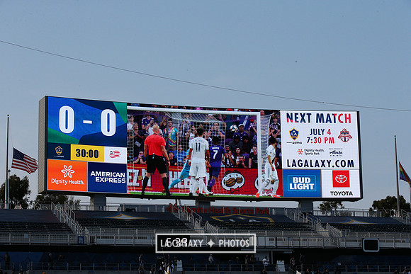 060219_LAGalaxyvsRevolution_GA_1772