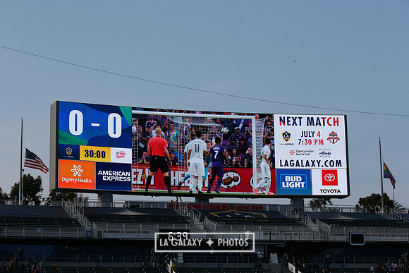 060219_LAGalaxyvsRevolution_GA_1775