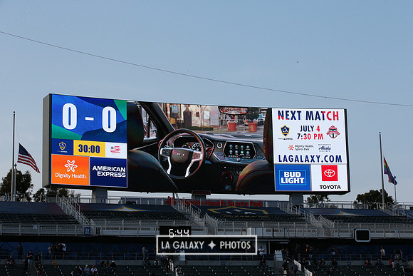 060219_LAGalaxyvsRevolution_GA_1982