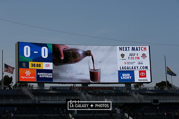 060219_LAGalaxyvsRevolution_GA_1912