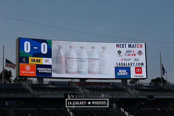 060219_LAGalaxyvsRevolution_GA_1889