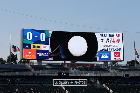 060219_LAGalaxyvsRevolution_GA_1902