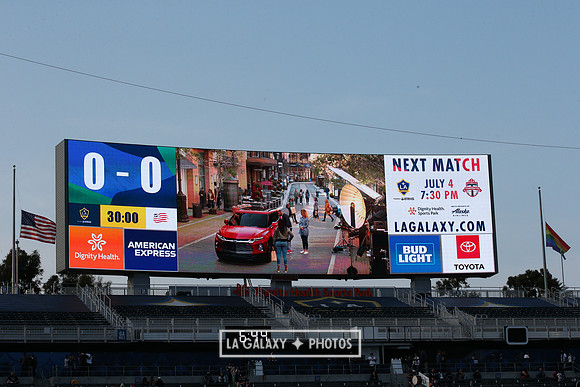 060219_LAGalaxyvsRevolution_GA_1995