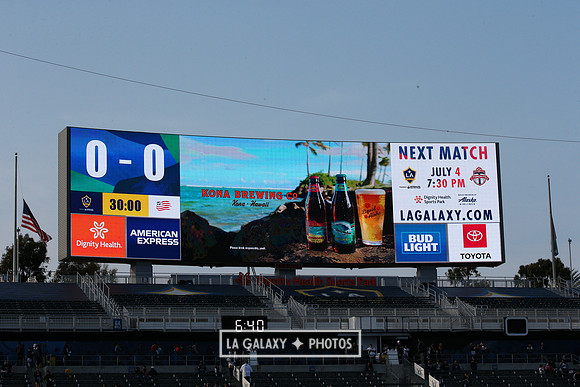 060219_LAGalaxyvsRevolution_GA_1831