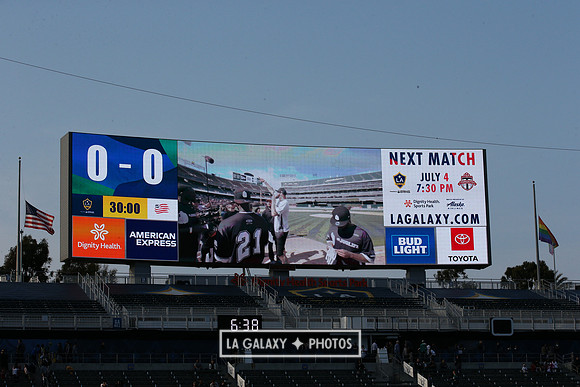 060219_LAGalaxyvsRevolution_GA_1761