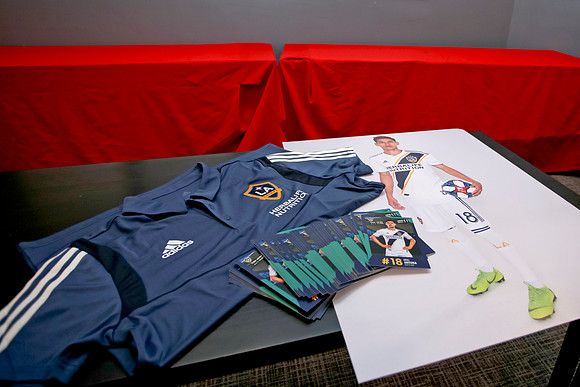 092219_LAGalaxy_AntunaMacys_GA0009