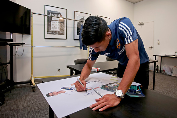 092219_LAGalaxy_AntunaMacys_GA0012