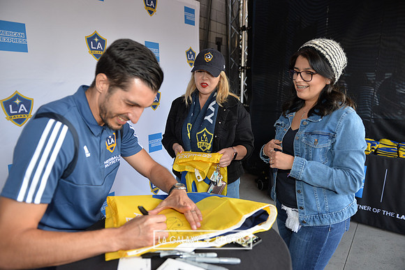 060219_LAGalaxy_vs_NERevolution_SC0334
