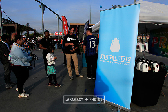 060219_LAGalaxyvsRevolution_GA_6592