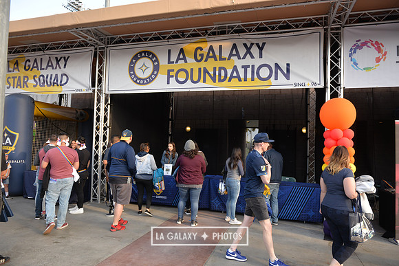 060219_LAGalaxy_vs_NERevolution_SC0358