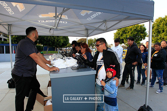 060219_LAGalaxyvsRevolution_GA_6937