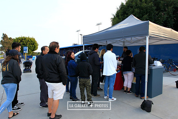 060219_LAGalaxyvsRevolution_GA_6955