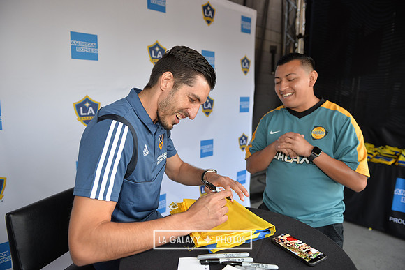 060219_LAGalaxy_vs_NERevolution_SC0345