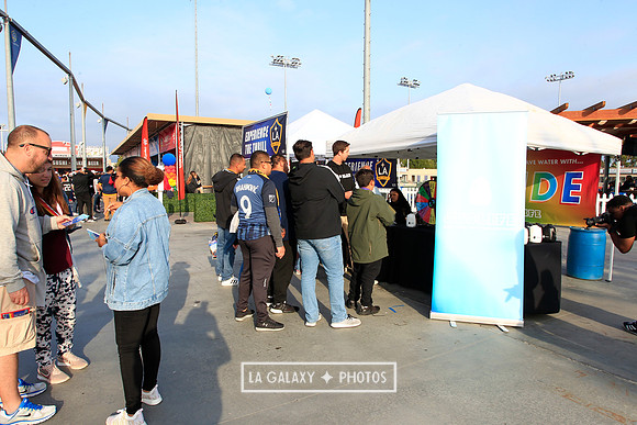 060219_LAGalaxyvsRevolution_GA_6622