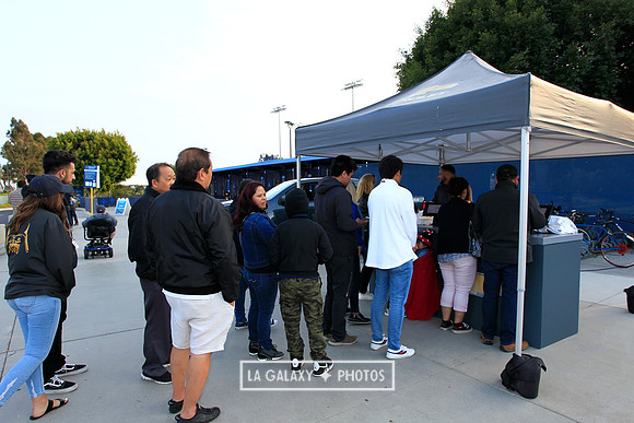 060219_LAGalaxyvsRevolution_GA_6954