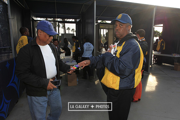 060219_LAGalaxyvsRevolution_GA_6569