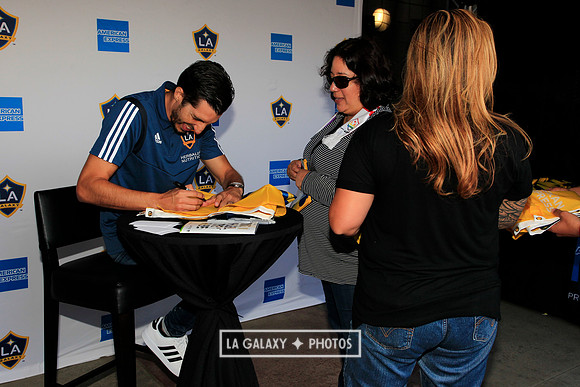 060219_LAGalaxyvsRevolution_GA_6899