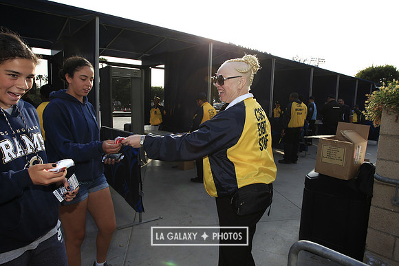060219_LAGalaxyvsRevolution_GA_6576