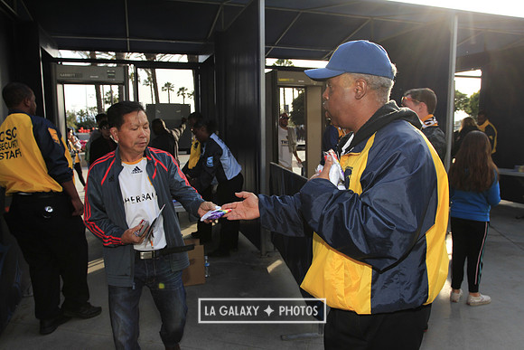 060219_LAGalaxyvsRevolution_GA_6571