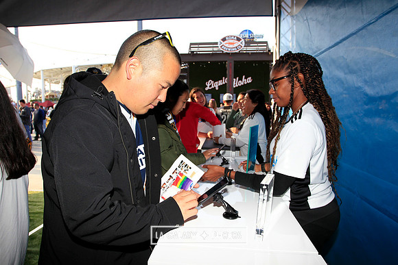 060219_LAGalaxyvsRevolution_GA_6784