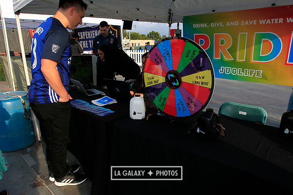 060219_LAGalaxyvsRevolution_GA_6606