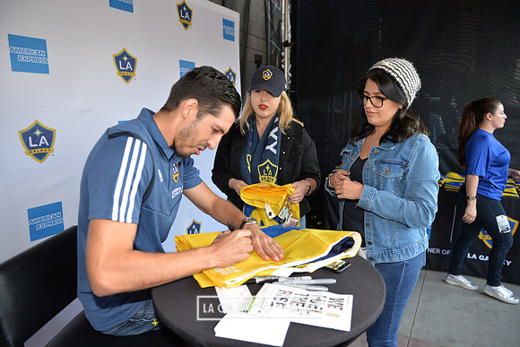 060219_LAGalaxy_vs_NERevolution_SC0332