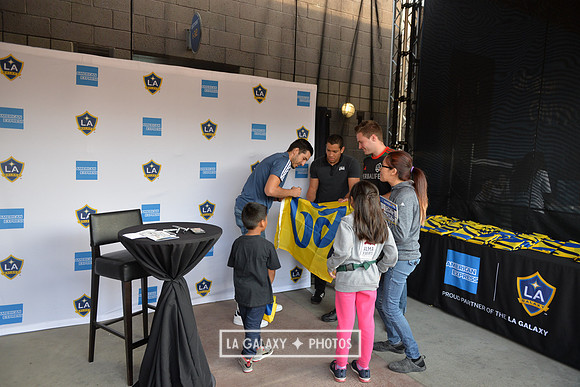 060219_LAGalaxy_vs_NERevolution_SC0296