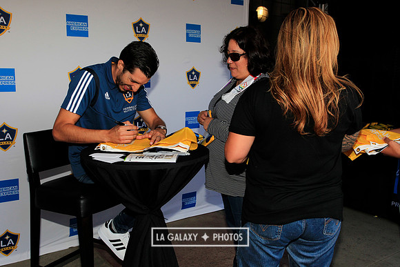 060219_LAGalaxyvsRevolution_GA_6898